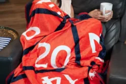 Dungeons and Dragons: D20 Fleece Throw Blanket