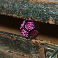 Q-Workshop - Call of Cthulhu RPG Dice Set: 7th Edition - Black & Magenta (7-delig)