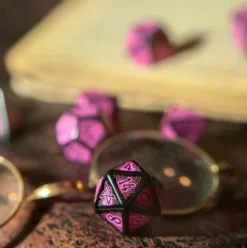 Q-Workshop - Call of Cthulhu RPG Dice Set: 7th Edition - Black & Magenta (7-delig)