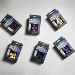Q-Workshop - Classic RPG Dice Set: Beige & Burgundy (7-delig)
