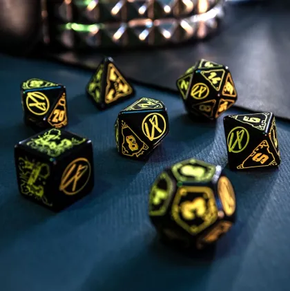 Q-Workshop - Cyberpunk Red RPG Dice Set: Wet Work (7-delig)