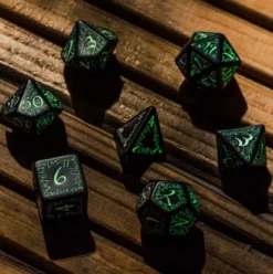 Q-Workshop - Elvish RPG Dice Set: Black & Glow-In-The-Dark (7-delig)