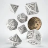 Q-Workshop - The Witcher RPG Dice Set: Geralt - The White Wolf (8-delig)