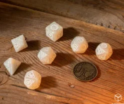 Q-Workshop - The Witcher RPG Dice Set: Ciri - The Lady of Space and Time (8-delig)